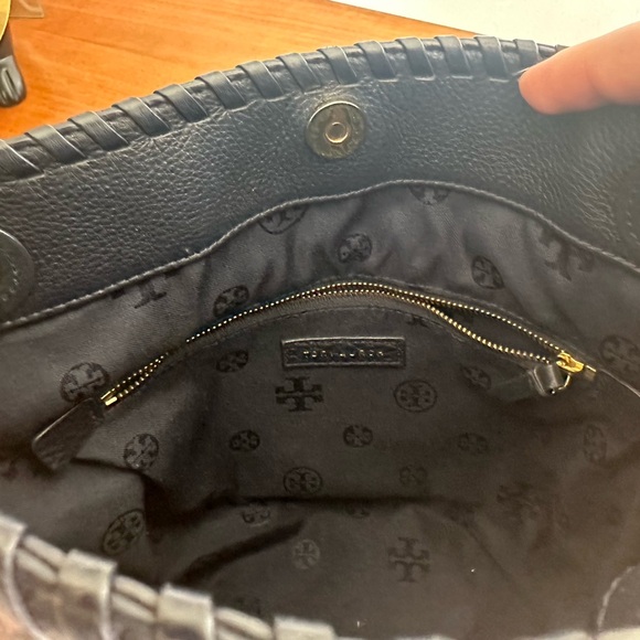 Tory Burch Bucket Bag Navy Blue - Picture 6 of 9